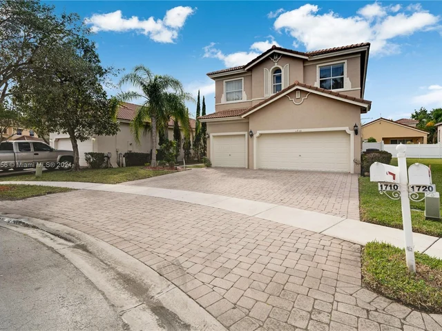 1710 NE 37th Pl, Homestead FL 33033