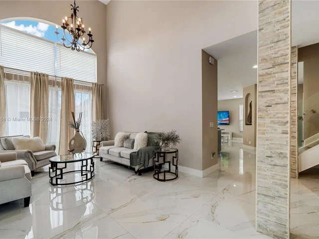 1710 NE 37th Pl, Homestead FL 33033