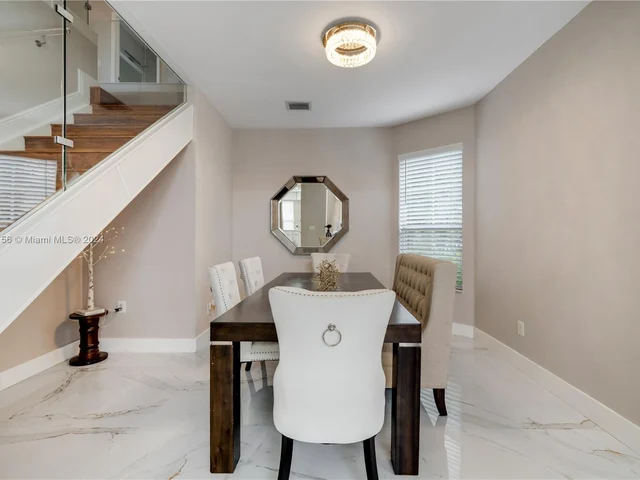 1710 NE 37th Pl, Homestead FL 33033