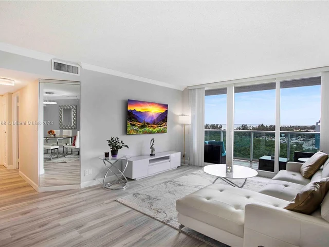 100 Bayview Dr # 925, Sunny Isles Beach FL 33160