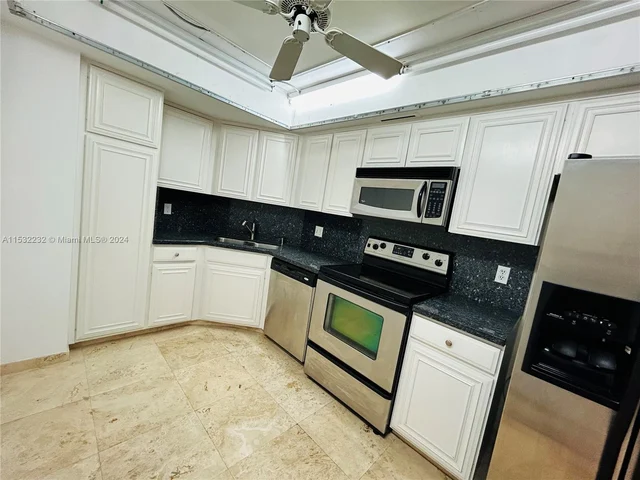 2425 Presidential Way # 905, West Palm Beach FL 33401