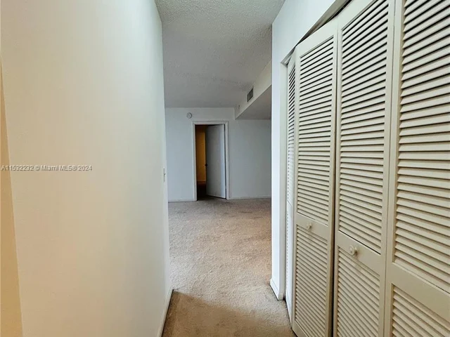 2425 Presidential Way # 905, West Palm Beach FL 33401