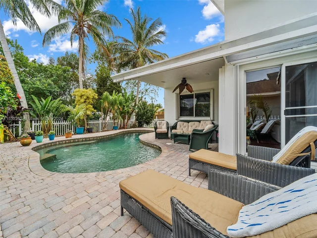 314 SE 3rd Pl, Dania Beach FL 33004