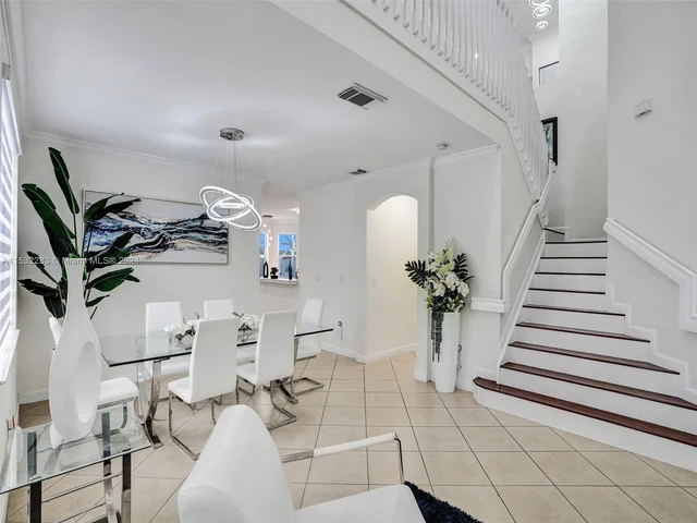 6662 SW 166th Ct, Miami FL 33193