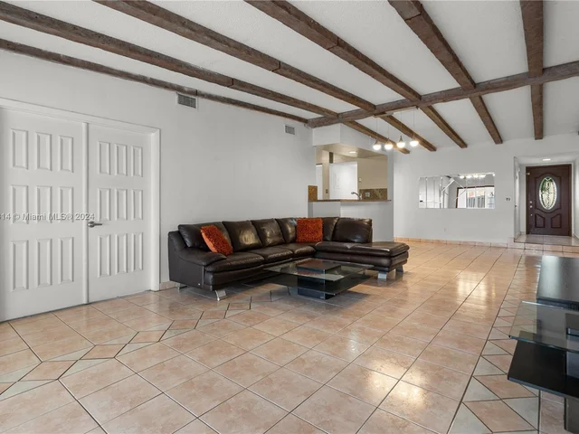 6417 NW 192nd Ter, Hialeah FL 33015