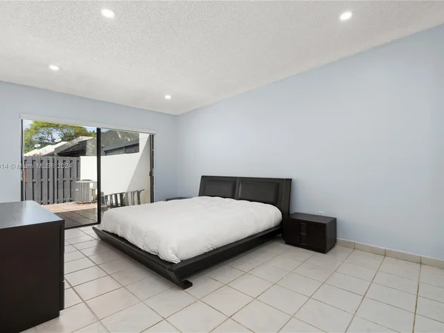 6417 NW 192nd Ter, Hialeah FL 33015