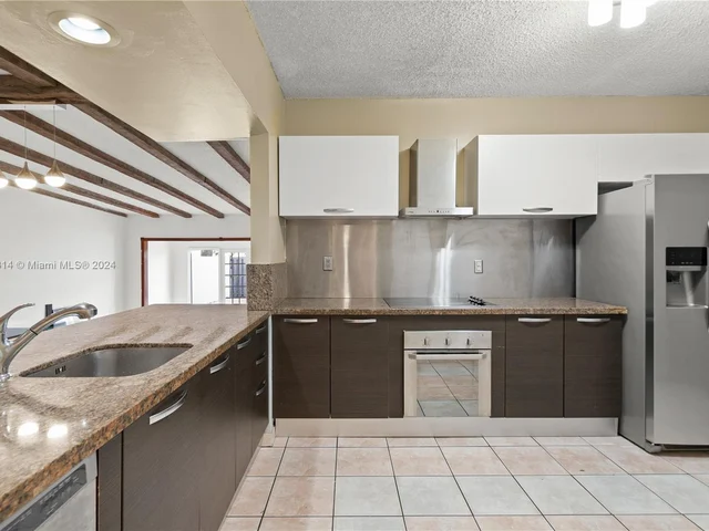 6417 NW 192nd Ter, Hialeah FL 33015