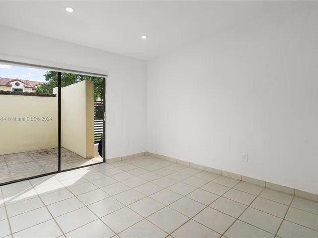 6417 NW 192nd Ter, Hialeah FL 33015