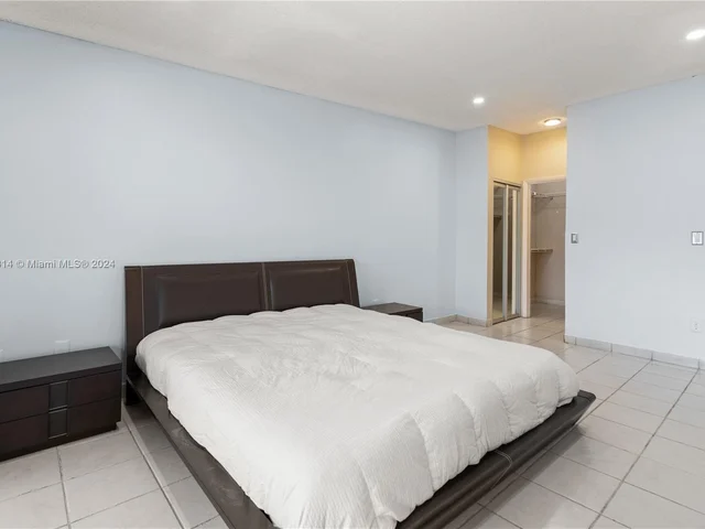 6417 NW 192nd Ter, Hialeah FL 33015