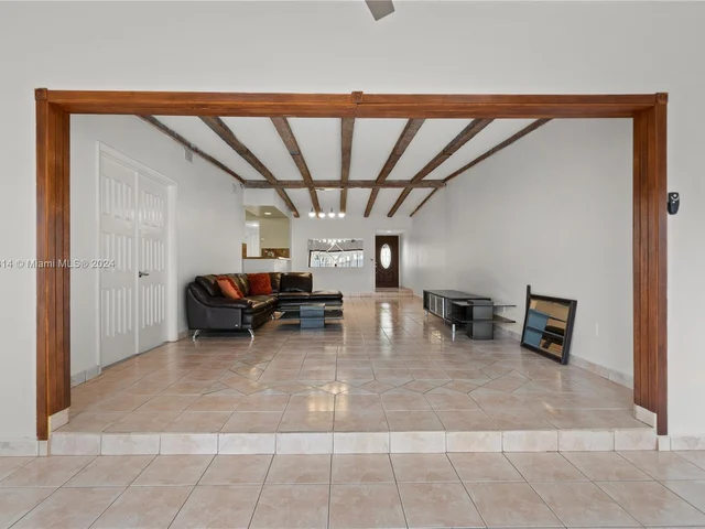 6417 NW 192nd Ter, Hialeah FL 33015