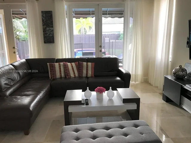 574 NW 159th Ave, Pembroke Pines FL 33028