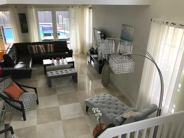 574 NW 159th Ave, Pembroke Pines FL 33028