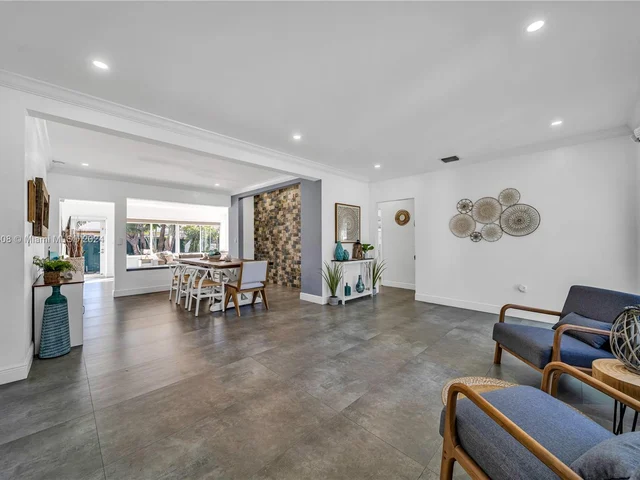 7521 Bounty Ave # 7521, North Bay Village FL 33141