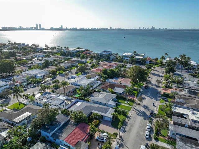 7521 Bounty Ave # 7521, North Bay Village FL 33141