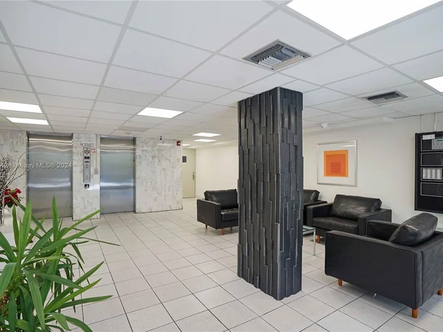 245 18th St # 605, Miami Beach FL 33139