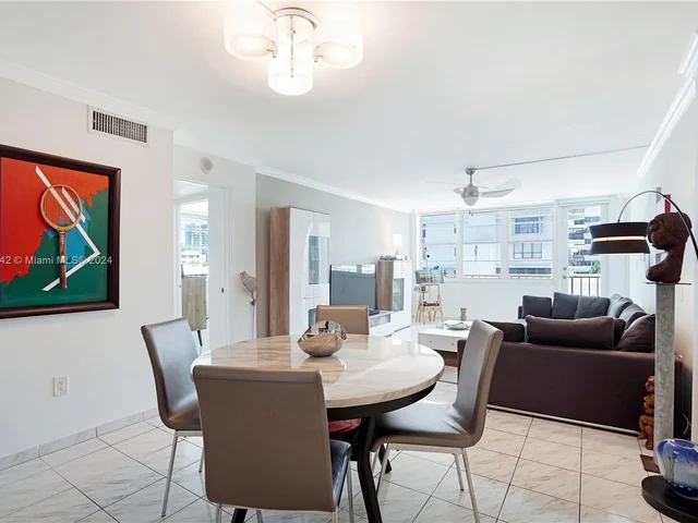 245 18th St # 605, Miami Beach FL 33139