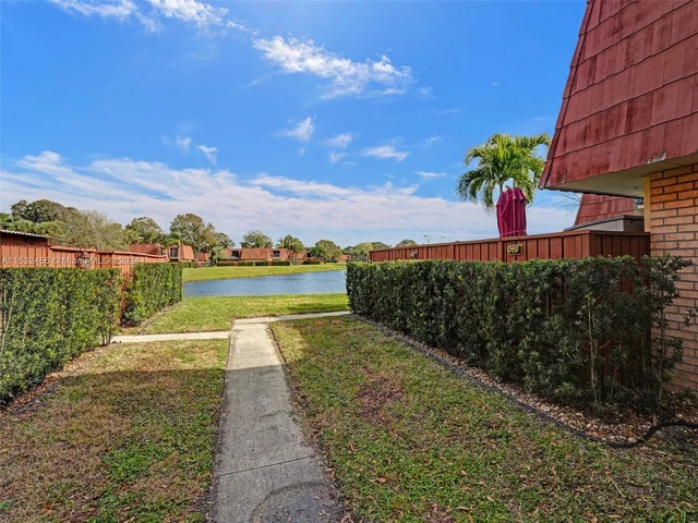 313 Buttonwood Ln, Boynton Beach FL 33436