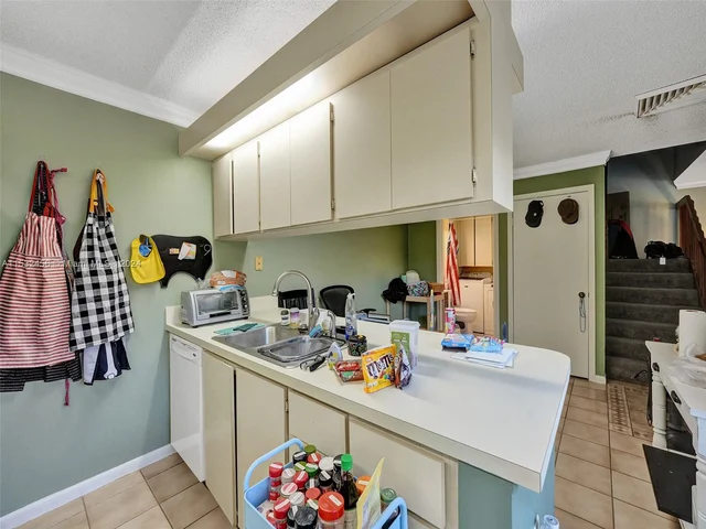 313 Buttonwood Ln, Boynton Beach FL 33436