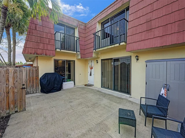 313 Buttonwood Ln, Boynton Beach FL 33436