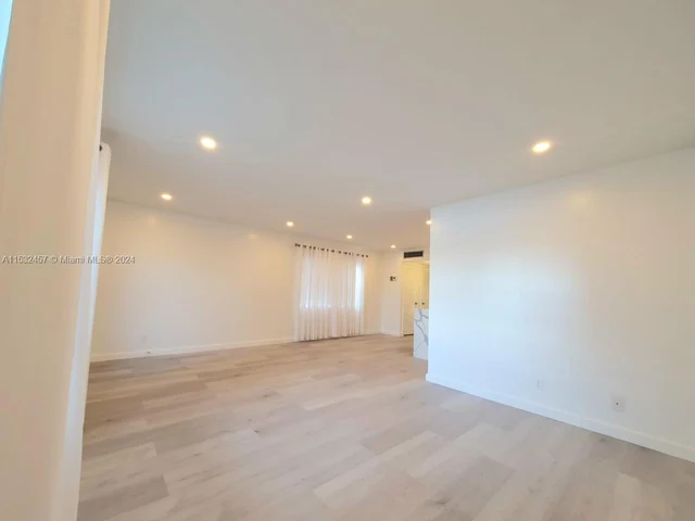 321 Flanders G # 321, Delray Beach FL 33484