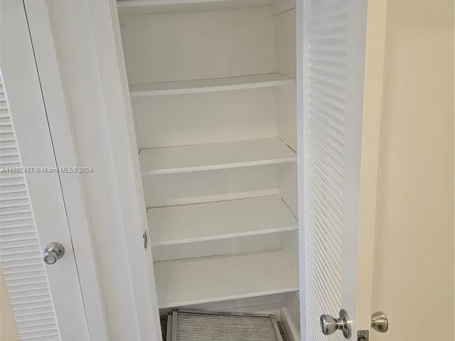 321 Flanders G # 321, Delray Beach FL 33484