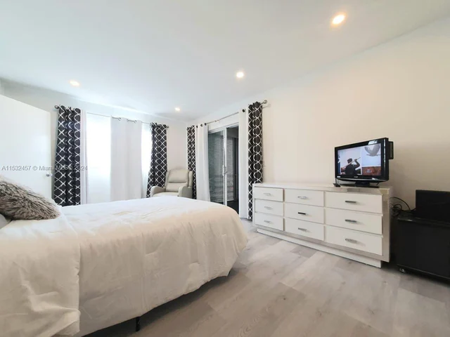 321 Flanders G # 321, Delray Beach FL 33484