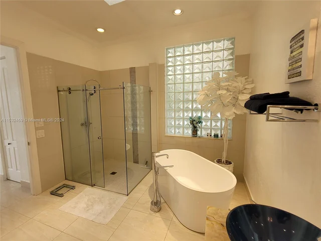 301 S Riverside Dr, Pompano Beach FL 33062