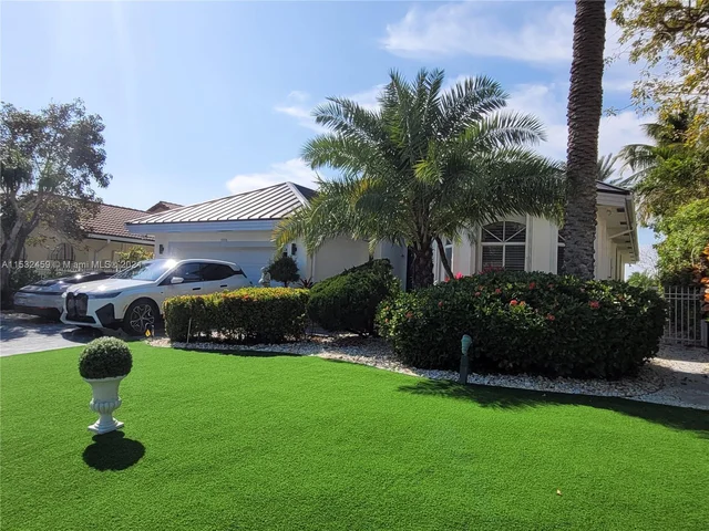 301 S Riverside Dr, Pompano Beach FL 33062