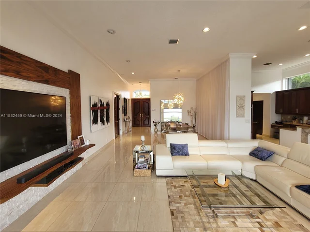 301 S Riverside Dr, Pompano Beach FL 33062