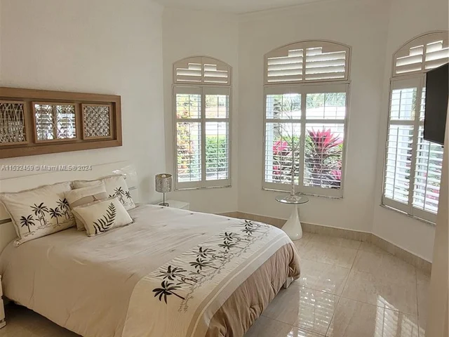 301 S Riverside Dr, Pompano Beach FL 33062