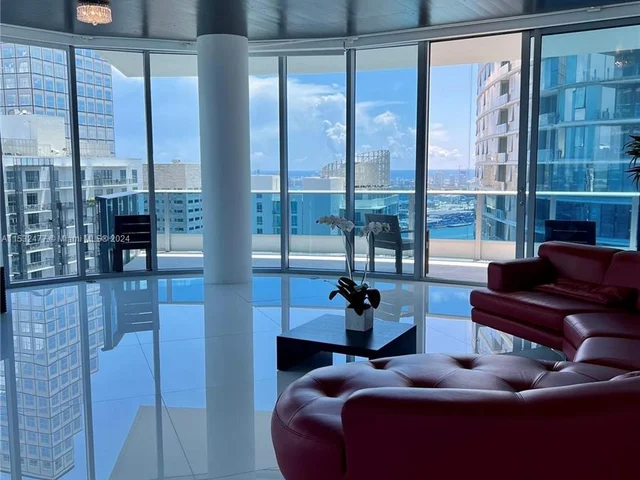 200 Biscayne Blvd Way # 4811, Miami FL 33131