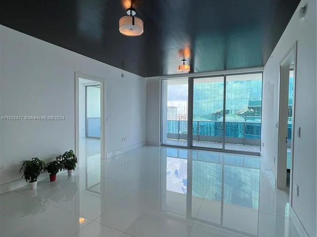 200 Biscayne Blvd Way # 4811, Miami FL 33131