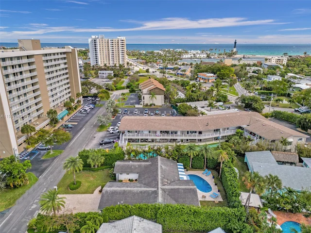 2606 N Riverside Dr, Pompano Beach FL 33062