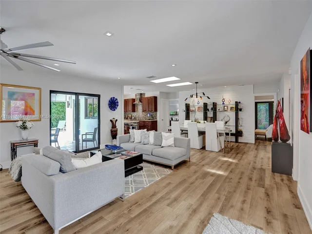 2606 N Riverside Dr, Pompano Beach FL 33062