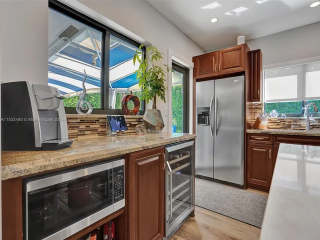 2606 N Riverside Dr, Pompano Beach FL 33062