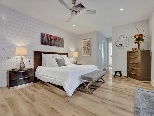 2606 N Riverside Dr, Pompano Beach FL 33062