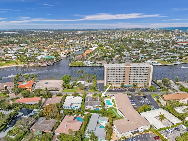 2606 N Riverside Dr, Pompano Beach FL 33062