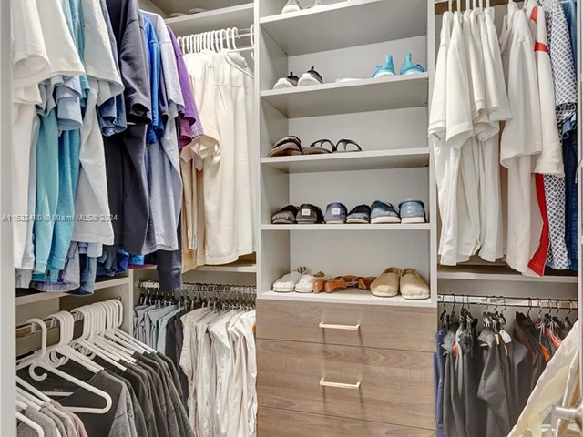 2606 N Riverside Dr, Pompano Beach FL 33062