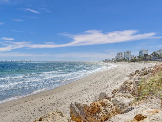 2606 N Riverside Dr, Pompano Beach FL 33062