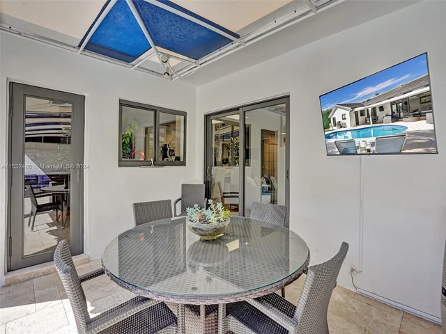 2606 N Riverside Dr, Pompano Beach FL 33062