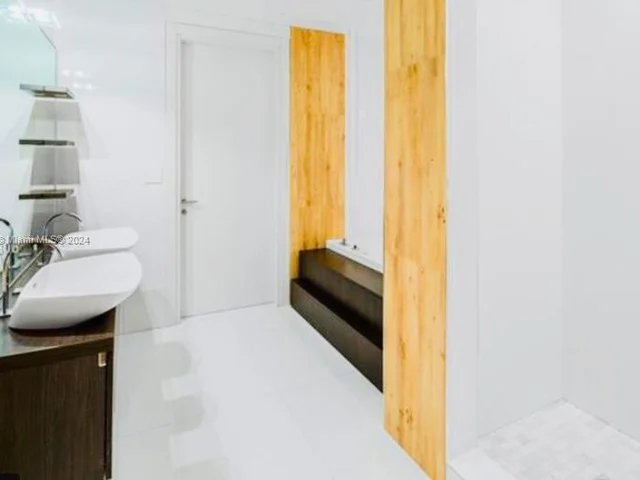 200 Biscayne Boulevard Way # 4811, Miami FL 33131