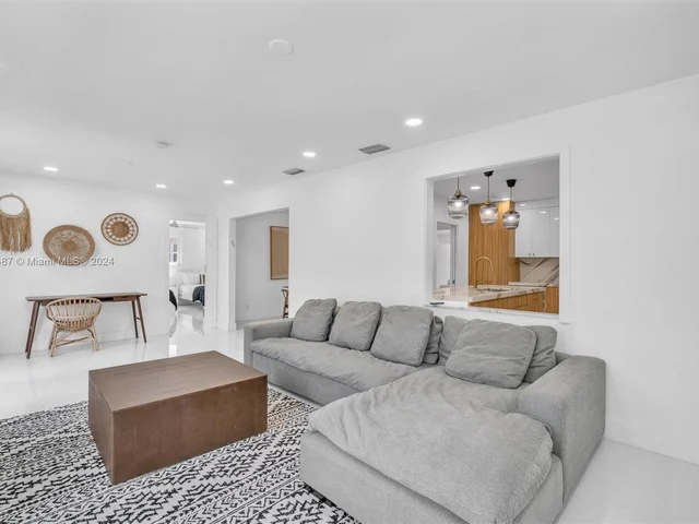 3721 N 54th Ave, Hollywood FL 33021