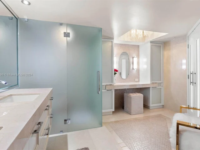 1900 Sunset Harbour Dr, Miami Beach FL 33139