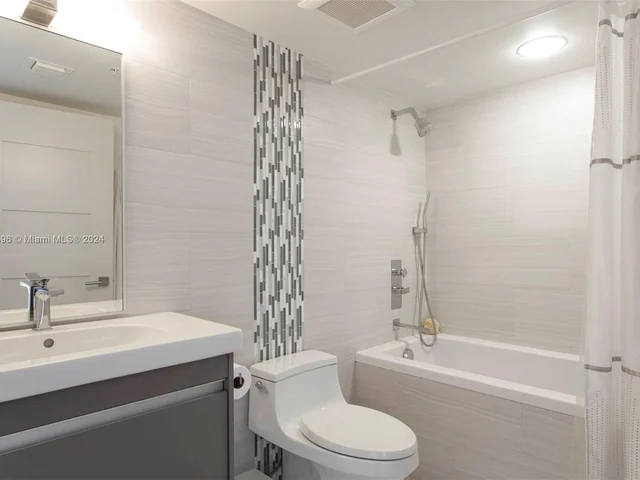 1900 Sunset Harbour Dr, Miami Beach FL 33139