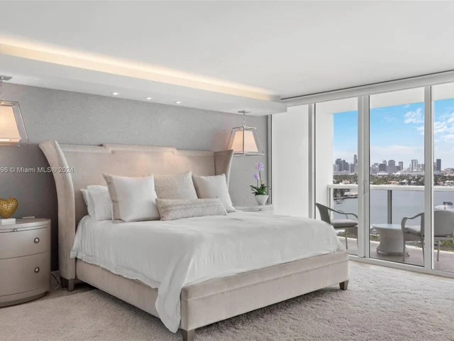 1900 Sunset Harbour Dr, Miami Beach FL 33139