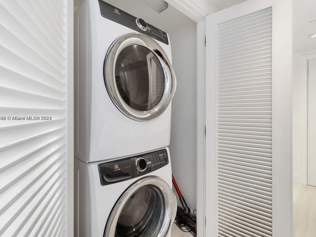 1451 Brickell Ave # 2401, Miami FL 33131