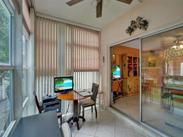 5000 NW 36th St # 503, Lauderdale Lakes FL 33319