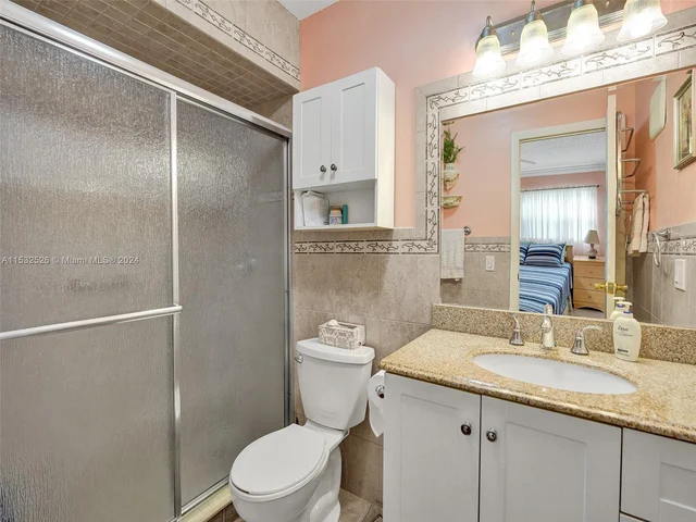 5000 NW 36th St # 503, Lauderdale Lakes FL 33319