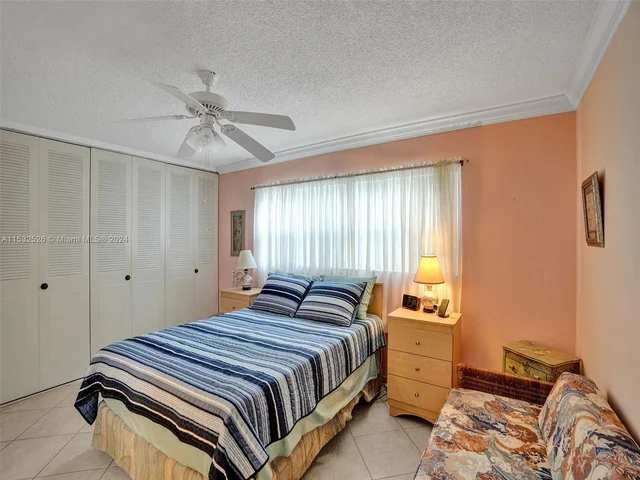 5000 NW 36th St # 503, Lauderdale Lakes FL 33319