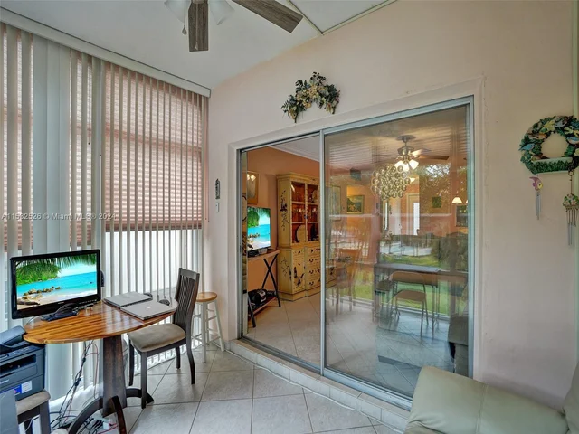 5000 NW 36th St # 503, Lauderdale Lakes FL 33319